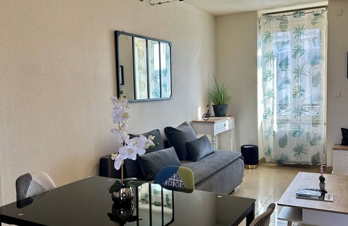 Montlucon Apartment | Superb refurbished furnished T2 in city center
