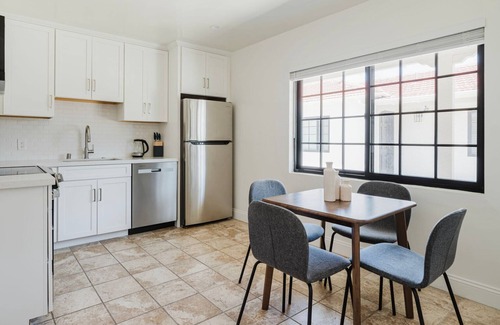 San Jose Apartment | Superb San Jose 1BR w/Parking & W/D, nr Parks & Dining, by Blueground