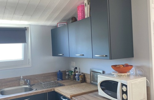 Gruissan Plage Ski Chalet | Superb sea view chalet, facing south, Beach access at the foot of the chalet