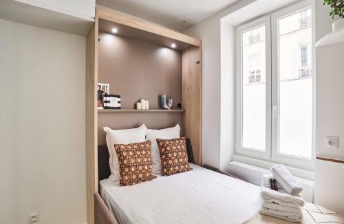 Faubourg Saint-Germain Apartment | Superb studio Tour Eiffel Champ de Mars