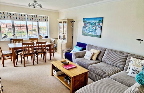 Eastbourne Apartment | Superb Two Bed, Two Bathroom Flat, With Two Balconies With Marina View