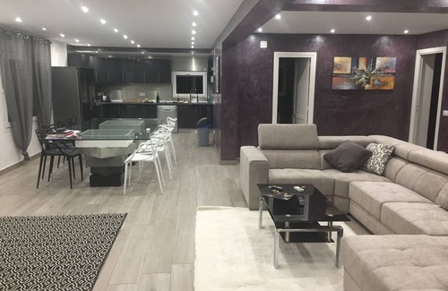 Empuriabrava Villa | SUPERB VILLA NEAR THE SEA - SWIMMING POOL - INTERIOR JACCUZI - HAMAM -