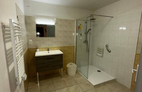 Lamalou-les-Bains Apartment | Superbe Appartement 65 M2 en RDC au Pied des Thermes de Lamalou les Bains!