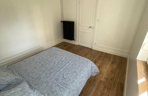 Poussots Apartment | Superbe appartement rénové avec parking gratuit