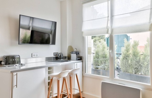 Suresnes Apartment | Superbe Appartement Situé à 10 Minutes de Défense