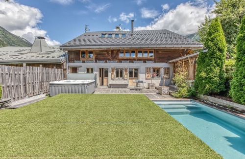 Les Bossons Ski Chalet | Superbe Chalet Familial Avec Piscine, Jacuzzi et Sauna