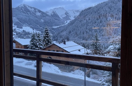 Chatel Ski Chalet | Superbe Chalet Entièrement Rénové: Confortable, Spacieux et Lumineux