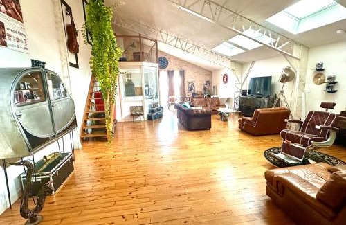 Brive-la-Gaillarde Apartment | Superbe LOFT centre-ville - Sauna - parking privé -Clim- 1 à 10personnes