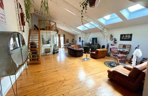 Brive-la-Gaillarde Apartment | Superbe LOFT centre-ville - Sauna - parking privé -Clim- 1 à 10personnes