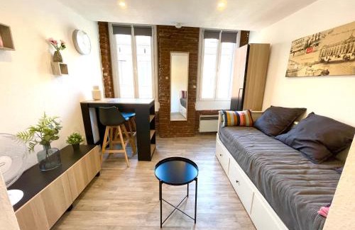 Saint-Cyprien Apartment | Superbe studio, NEUF, st Cyprien