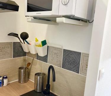 Saint-Cyprien Apartment | Superbe studio, NEUF, st Cyprien