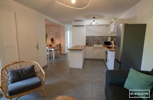 Vias Apartment | Superbe T3 climatisé avec WIFI à 400m de la plage
