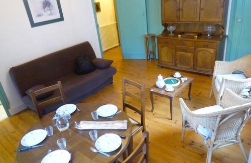 Bagneres-de-Luchon Apartment | Superbe T3 pour 7 pers. avec Wi-Fi et Parking à Luchon - FR-1-313-188