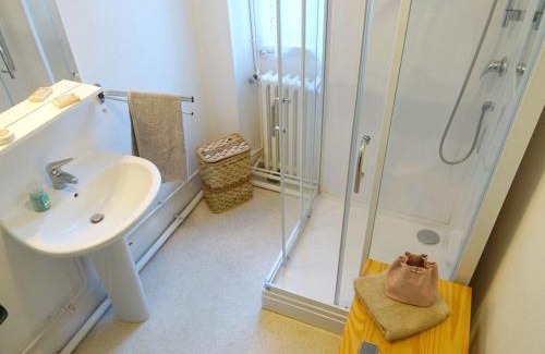 Bagneres-de-Luchon Apartment | Superbe T3 pour 7 pers. avec Wi-Fi et Parking à Luchon - FR-1-313-188