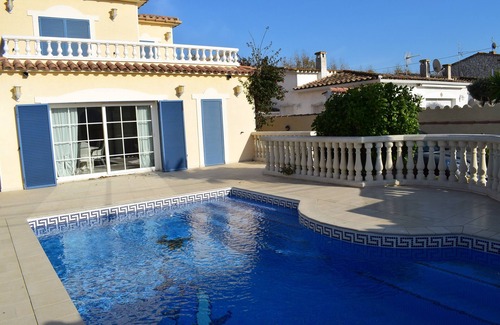 Empuriabrava Villa | Superbe Villa Dans Quartier Calme