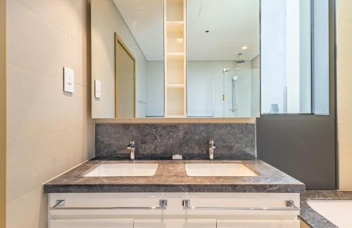 Za'abeel 2 Apartment | Superhost- Elegant Downtown 3BR , Burj Khalifa View