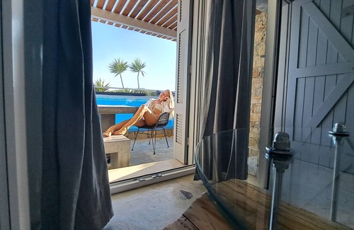 Paradise Apartment | Superior Apartment: Private Glass pool & Shared Pool, Sea view, Bar, Gym