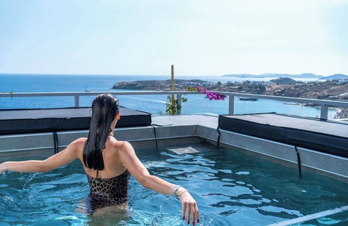 Paradise Apartment | Superior Apartment: Private Glass pool & Shared Pool, Sea view, Bar, Gym