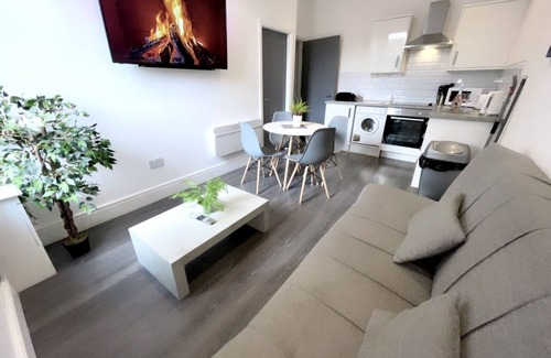 Blackpool Town Center Apartment | Superior Apartment with Spa bath