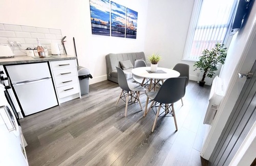 Blackpool Town Center Apartment | Superior Apartment with Spa bath