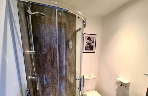 Burnley House | Superior Double Room Ensuite Church view