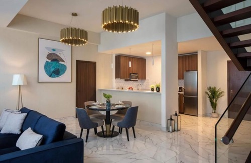 Dubai Media City House | Superior Duplex Apartment Near Mina Seyahi Beach