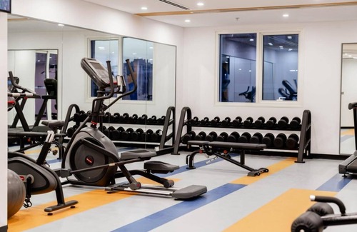 Dubai Apartment | Superior King Room Near Al Furjan Metro