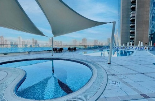 Al Majaz Apartment | Superior King Room Near By Al Majaz Island