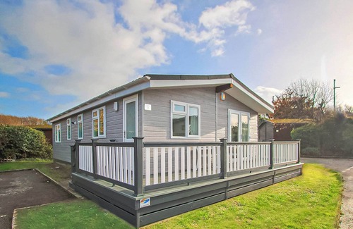 New Forest District Ski Chalet | Superior Lodge Plus 2