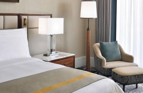 Dubai Internet City Hotel | Superior Room Near Filli Cafe Media City By Luxury Bookings