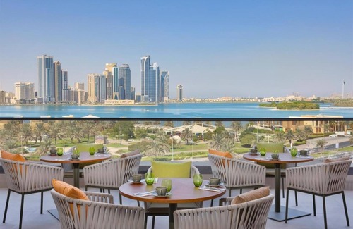 Al Majaz Apartment | Superior Room Near Sharjah City Center