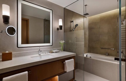 Al Majaz Apartment | Superior Room Near Sharjah City Center