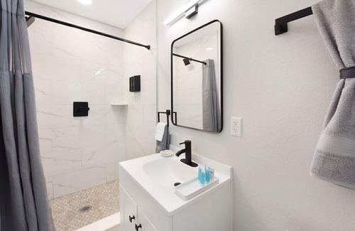 Clearwater Hotel | Superior Spacious Studios in Downtown Clearwater