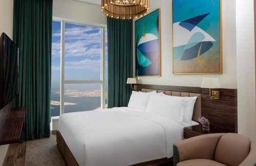 Dubai Media City Apartment | Superior Three Bedroom Apartment Near The Media Lounge Palm By Luxury Bookings
