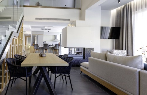 Kato Stalos Villa | Superior Villa Kleanthi, pool, playground, 4BD,3BR