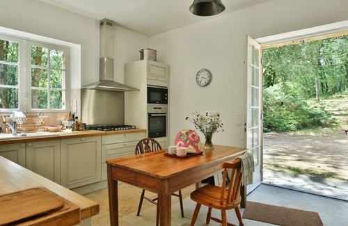 Carsac-Aillac Villa | Sur La Colline - Six Bedroom Villa, Sleeps 10