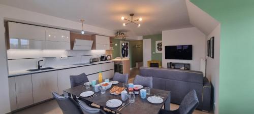 Serris Apartment | Sur un Nuage by Plaza