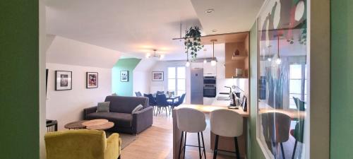 Serris Apartment | Sur un Nuage by Plaza