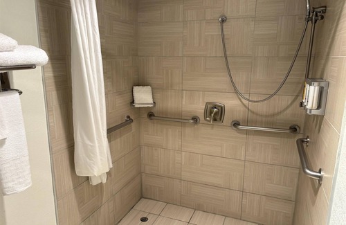 North Mountain Hotel | SureStay InnSuites Phoenix Hotel & Suites by Best Western