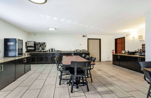 Downtown Sacramento Hotel | SureStay Plus Hotel by Best Western Sacramento North