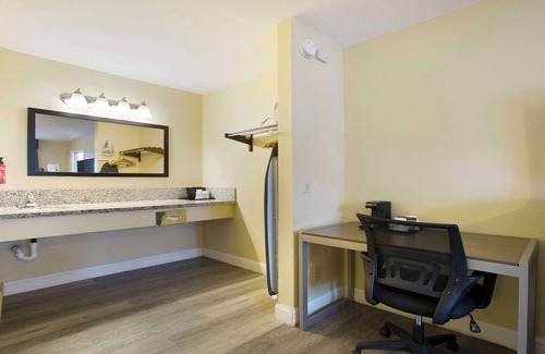 Downtown Sacramento Hotel | SureStay Plus Hotel by Best Western Sacramento North
