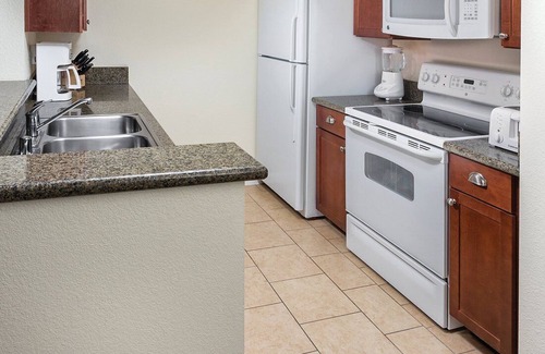 Townsite Hotel | Surf at wonderful Oceanside right across from beach with pool & views.