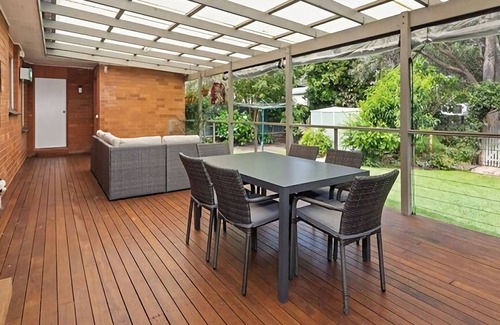Surf Beach House | Surf Beach Retreat - walk to the beach