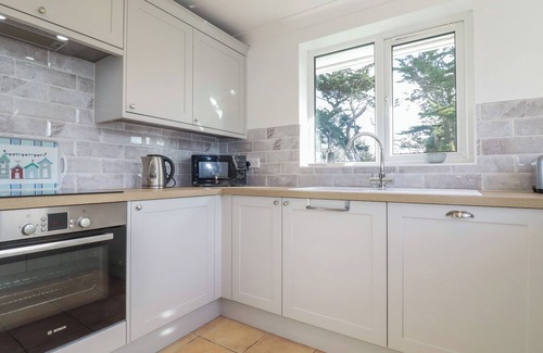 Trebetherick House | SURF BREAK, family friendly, luxury holiday cottage in Polzeath