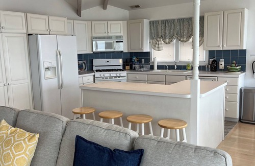 Surf City House | Surf City Escape! Charming 4-bedroom Oceanfront - New Rental Listing