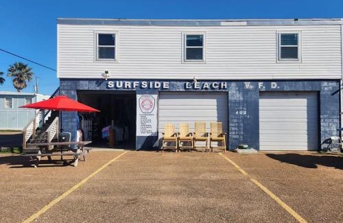 Surfside Beach Apartment | Surf Station Bunkhouse