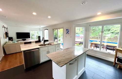 Emerald Isle House | Surfari, beautiful home on the Crystal Coast