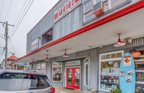 Historic Bayfront Hotel | Surfer Dude - Anchor Pier Lodge