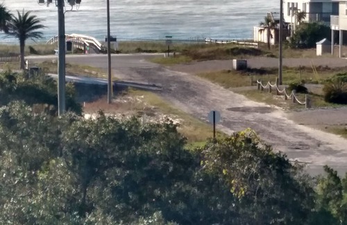 St. George Island House | SURFING SEA TURTLE, pool, gulf view, short walk to the beach
