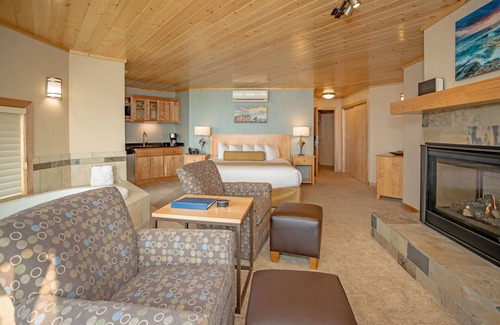Tofte Hotel | Surfside on Lake Superior